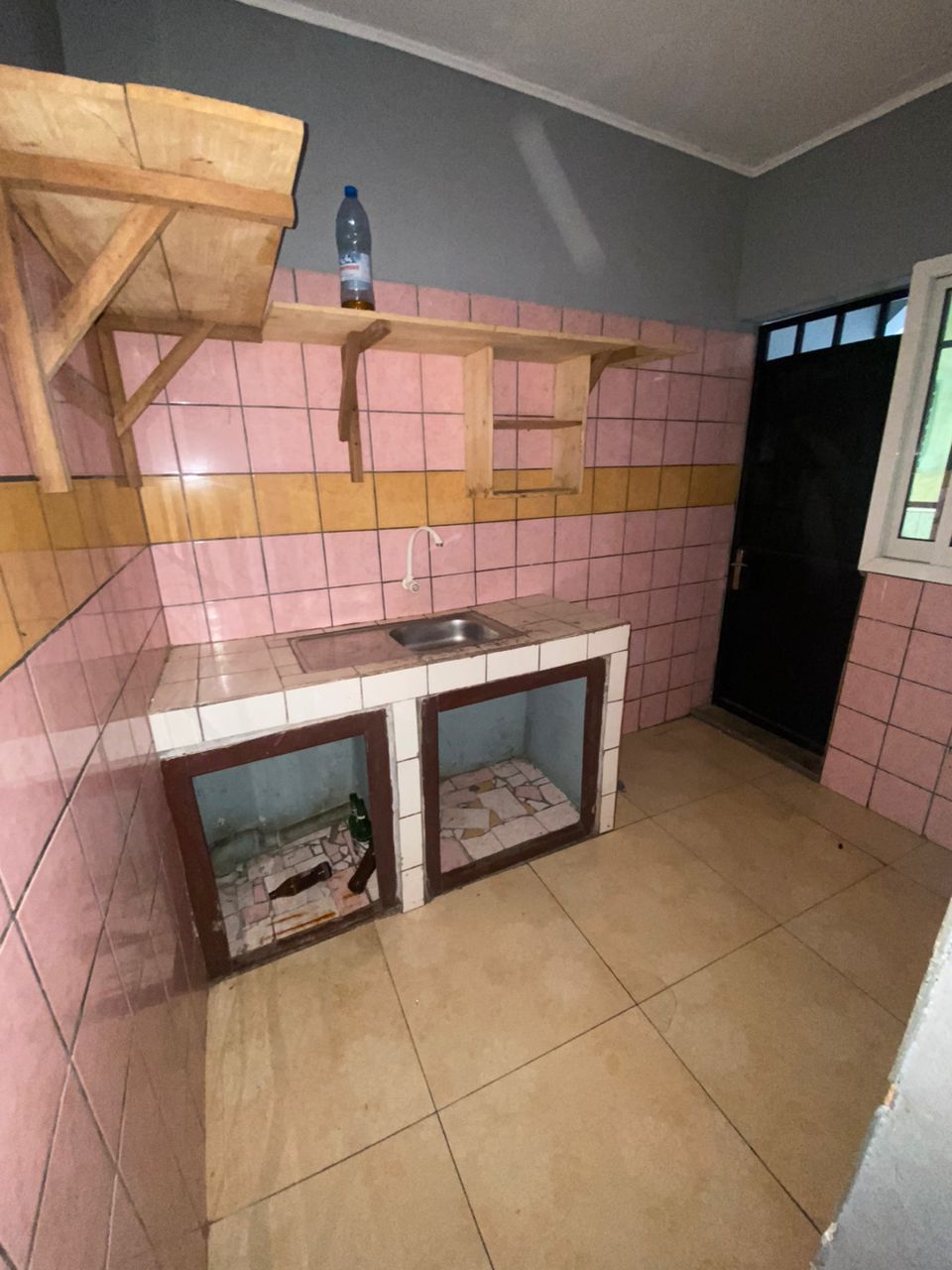 Spacious 2-Bedroom Apartment for Rent – Ancient Road, Bonaberi